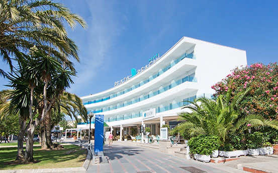 Mallorca ist die perfekte Insel für Partygäste, frisch vermählte Brautpaare und Flitterwochen oder für einen Urlaub mit der ganzen Familie - Finden Sie attraktive Hotels und spannende Freizeitaktivitäten auf Mallorca für Ihren Urlaub am Mittelmeer!