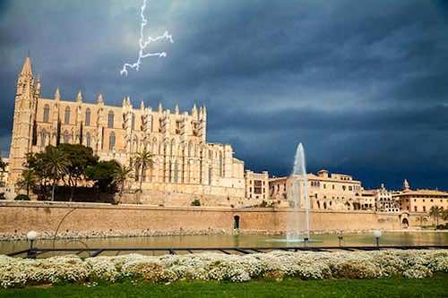 Storm near the Cathedral in Palma
