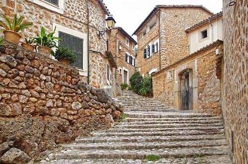 stone stairs in Fornalutx