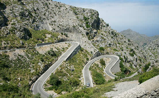 Aktivurlaub bei Tramuntana auf Mallorca ist auch für Familien geeignet - Leichte Wanderungen oder abenteuerliche Canyoning-Touren sind ein heiden Spaß für Kinder und Erwachsene!