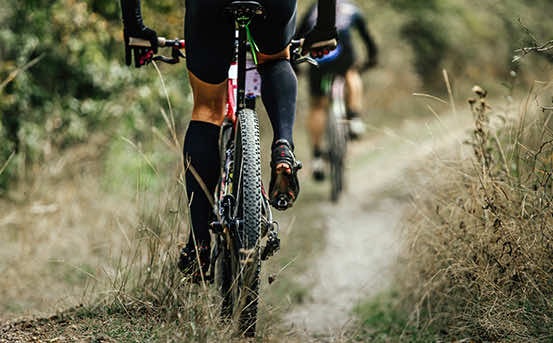 Wer Kunst und Kultur beim Urlaub auf Mallorca erleben möchte, kann die vielen Dörfer und Städte rundum die Berge vom Tramuntana besichtigen!