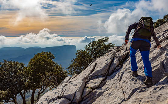 Entdecken Sie das Tramuntana Gebirge auf Mallorca und packen Sie Ihre Wanderausrüstung in den Koffer - Wanderungen auf Mallorca können spannend für Familienurlauber oder einen Aktivurlaub sein!