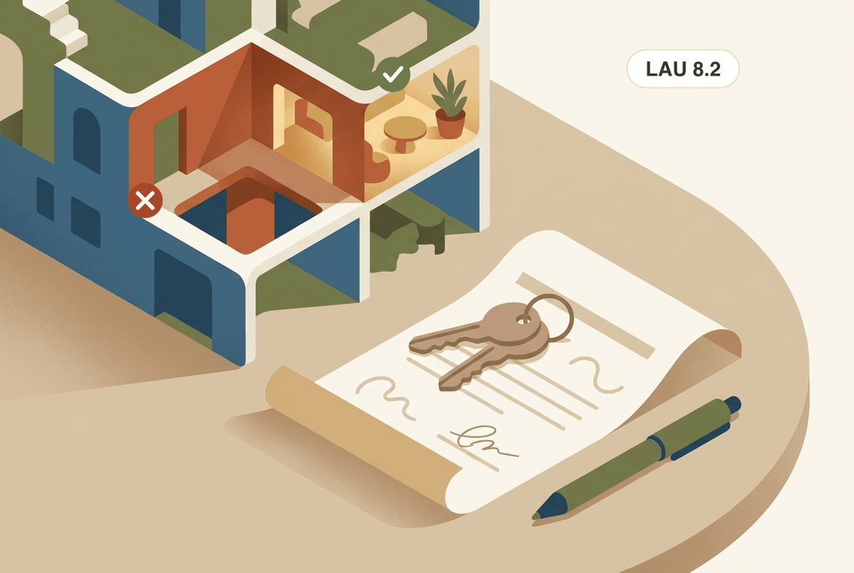 Ilustración isométrica de una casa seccionada con un contrato firmado y llaves. Los iconos explican el artículo 8.2 de la LAU: el subarriendo – aunque sea de una sola habitación – solo se permite con el consentimiento expreso y por escrito del propietario (marca verde); sin consentimiento es ilícito y causa de resolución del contrato (cruz roja).