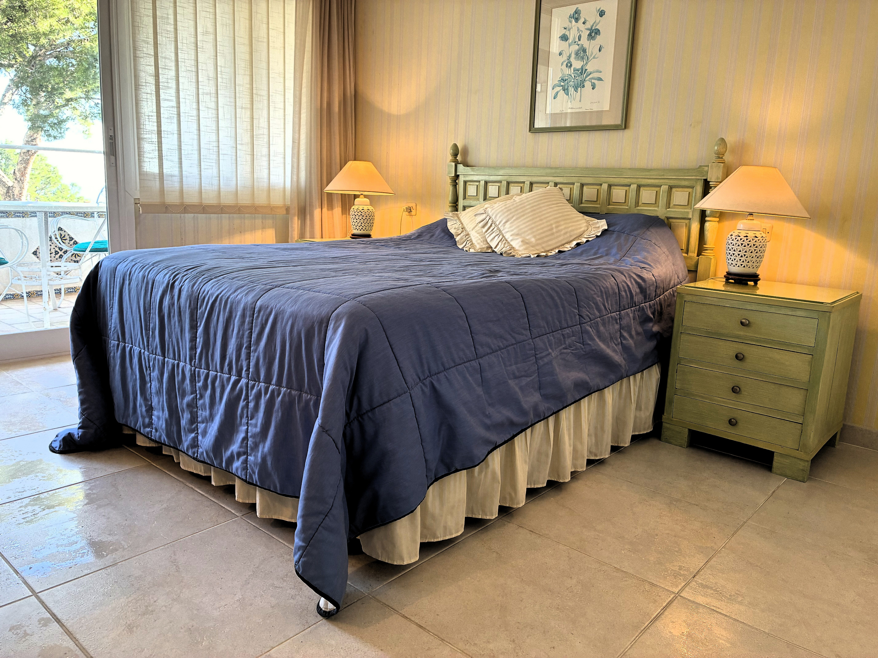 Excellent location, 1-bedroom apartment for sale, on the seafront in Illetas 16
