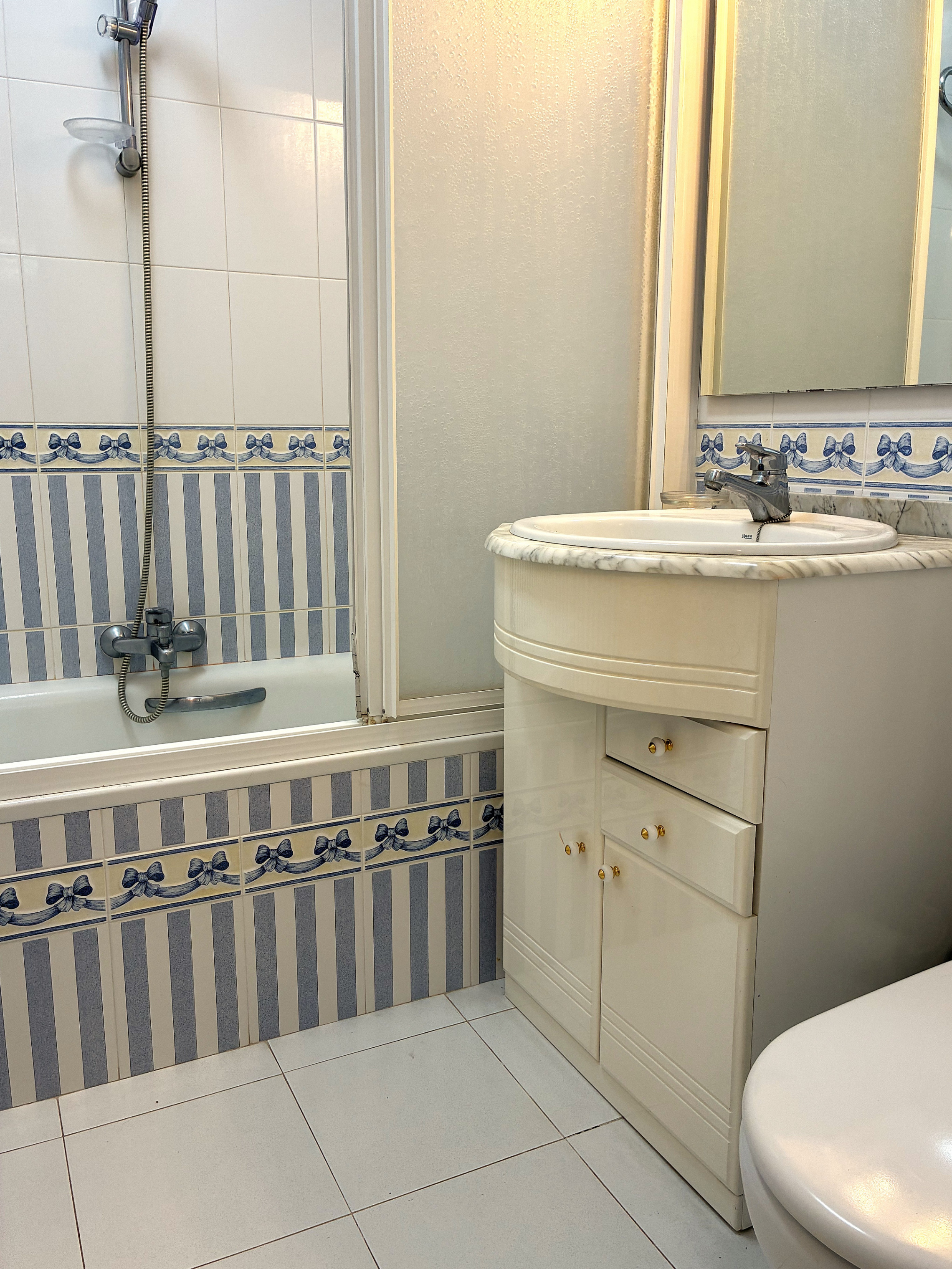 Excellent location, 1-bedroom apartment for sale, on the seafront in Illetas 20