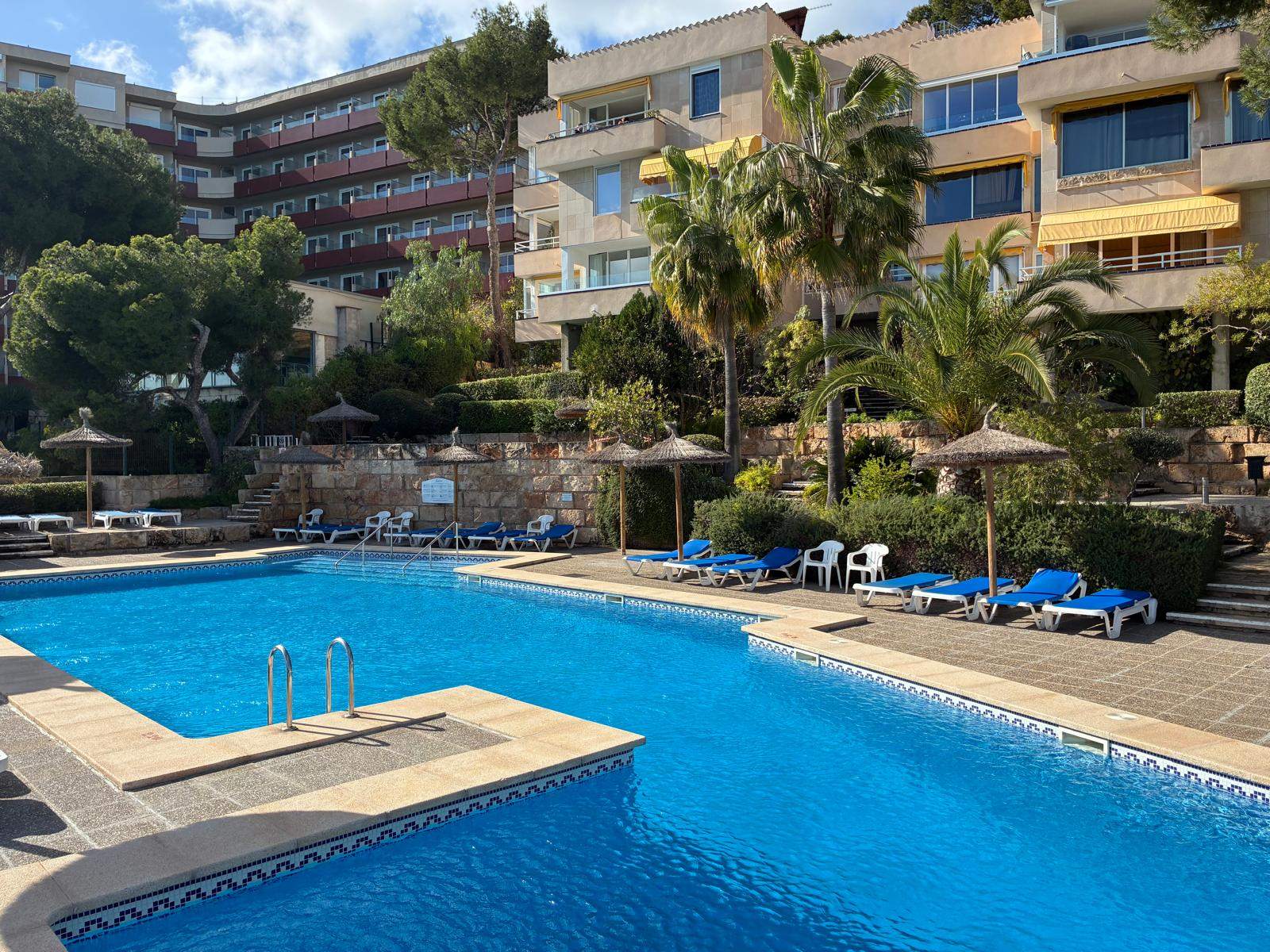 Excellent location, 1-bedroom apartment for sale, on the seafront in Illetas 4
