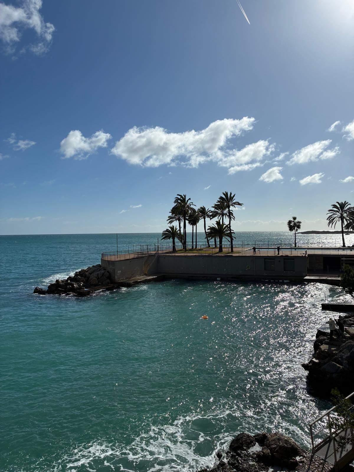 Excellent location, 1-bedroom apartment for sale, on the seafront in Illetas 7