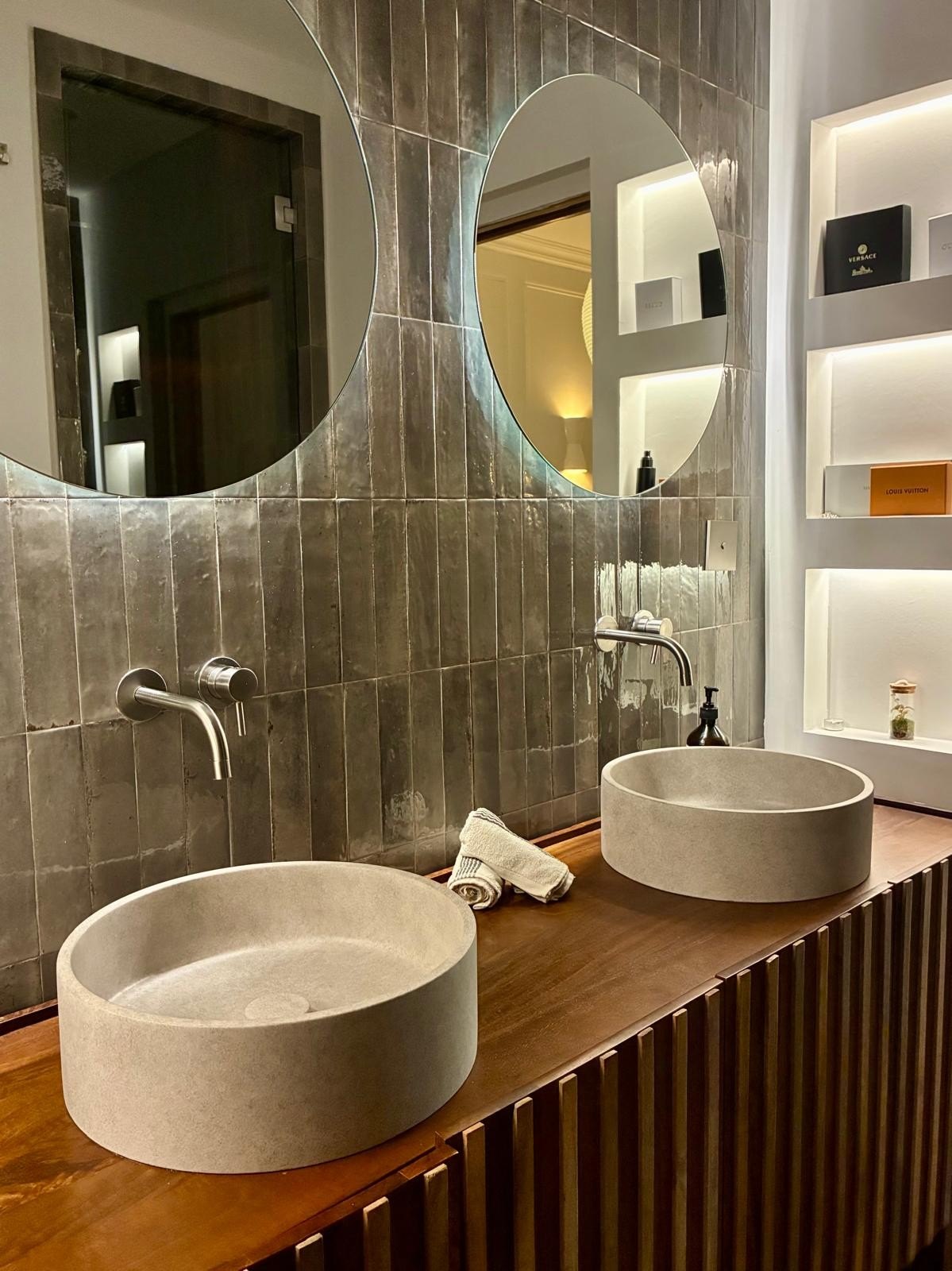 Bright and newly renovated old town flat for sale in Palma, high-quality fitting 19