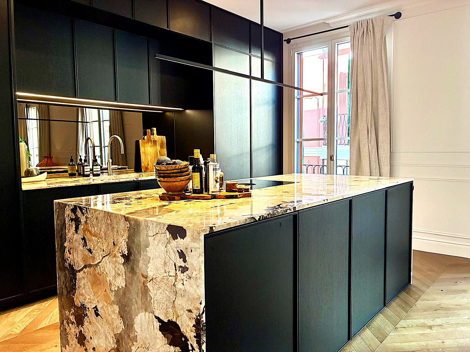 Bright and newly renovated old town flat for sale in Palma, high-quality fitting 2