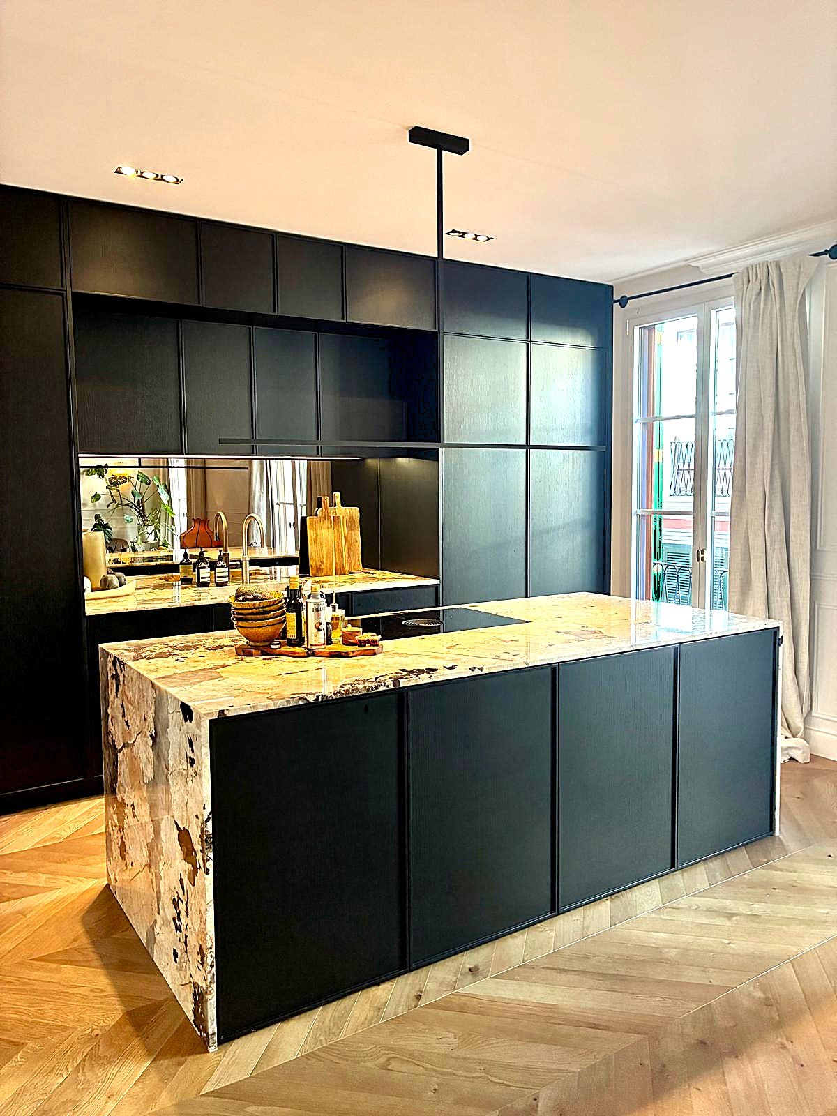 Bright and newly renovated old town flat for sale in Palma, high-quality fitting 6
