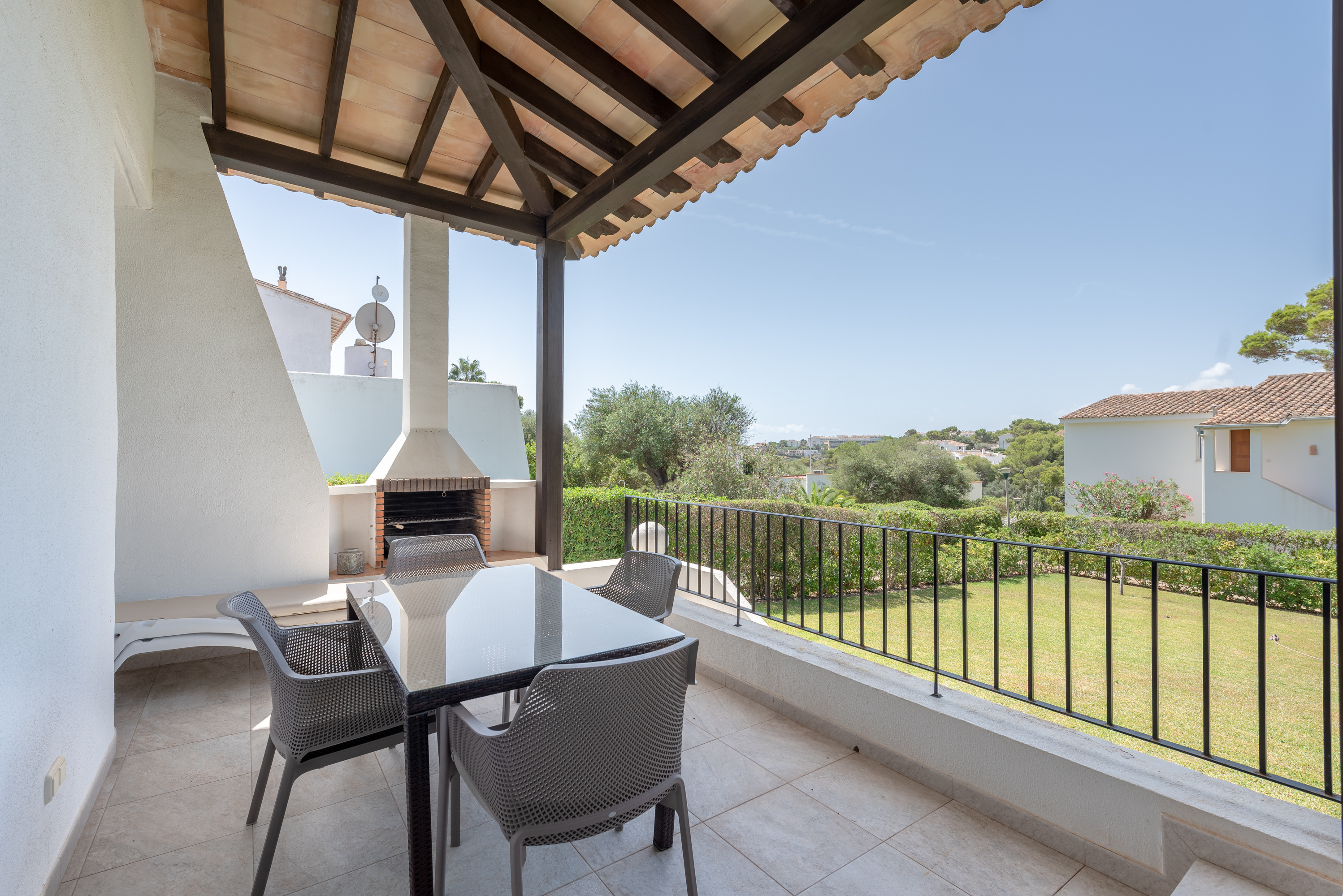 Wunderschöne Finca mit 3 Apartments und Vermietungslizenz an der Cala Anguila  17