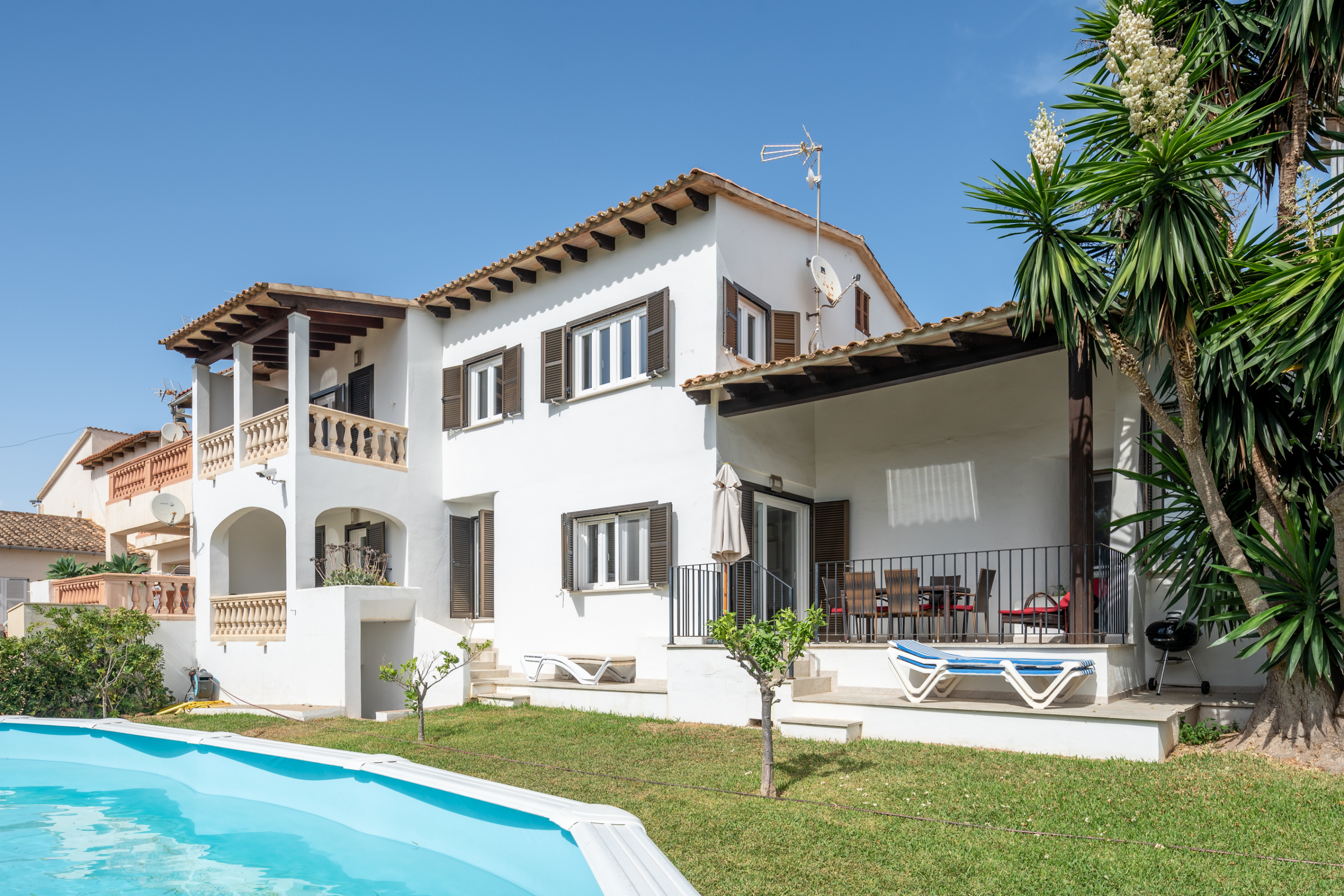 Wunderschöne Finca mit 3 Apartments und Vermietungslizenz an der Cala Anguila  4